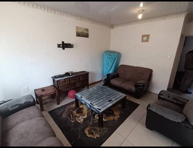 2 BEDROOM HOUSE FOR SALE IN FLEURHOF